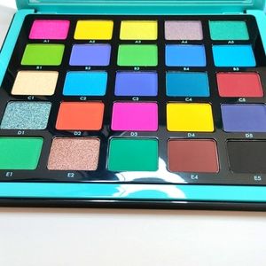 ABH Norvina Eyeshadow pallet